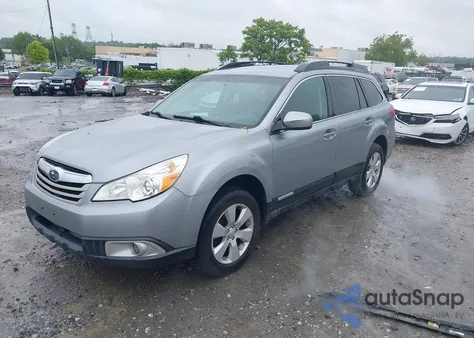2010 Subaru Outback 2.5I Premium z USA, uszkodzony, nr VIN 4S4BRBCC8A3374626